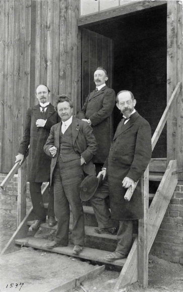 Bezoek van August Borms, Raf Verhulst, Cyriel Rousseeu en Karl Stange en aan het gevangenkamp van Göttingen, 20 mei 1917. (ADVN, VFE5/7)