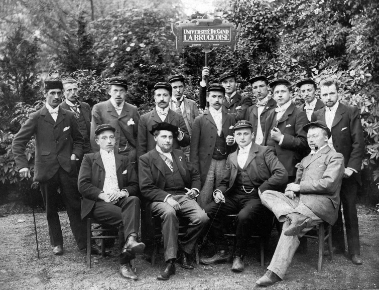 Leden van de Franstalige studentenvereniging La Brugeoise, 1900. (Archief Universiteit Gent)