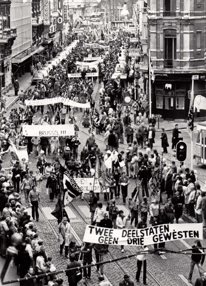 Betoging tegen het Egmontpact in Gent, 1977. Foto Roland van der Sijpt. (Amsab-ISG, fo021540)