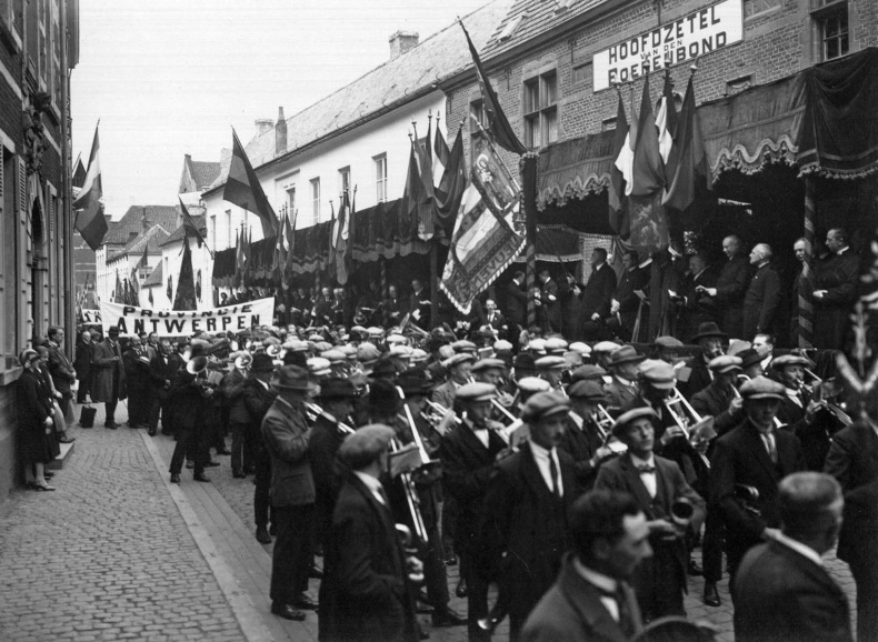 Optocht in Leuven naar aanleiding van de viering van 35 jaar Boerenbond, 24 mei 1926. (KADOC, kfd005020)