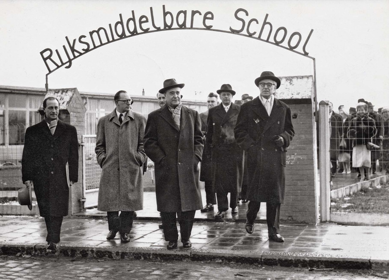 Minister van Onderwijs Léo Collard bij de inhuldiging van de rijksmiddelbare school in Hamme, 23 maart 1958. (Amsab-ISG, fo004255)