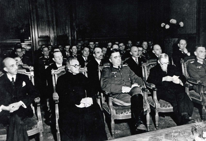 Aanstelling van Cyriel Verschaeve als voorzitter van de Kultuurraad, in aanwezigheid van onder meer Filip de Pillecijn en Ernest Claes, 7 november 1940. (ADVN, VFAL182)