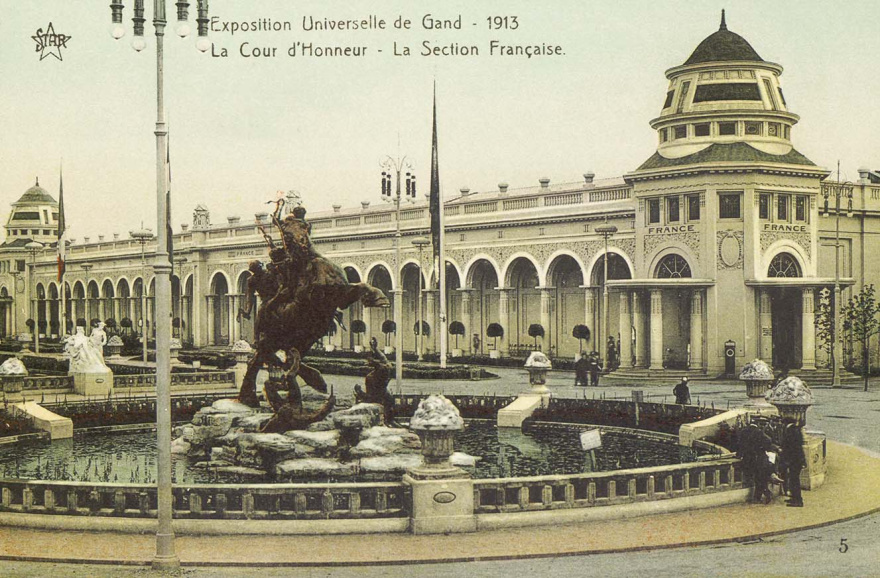 De indrukwekkende stand van Frankrijk op de Wereldtentoonstellingen in Gent, 1913. (Universiteitsbibliotheek Gent)